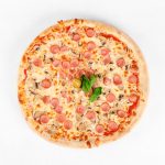 Pizza s hrenovko
